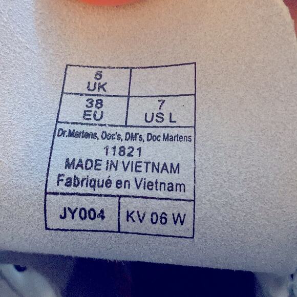 Doc Dr Martens $150 11821 White Gloss Leather Boots 8 Eyelet US Women’s 7 - Picture 9 of 15